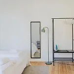 Stunning 6-pax Apartment *
